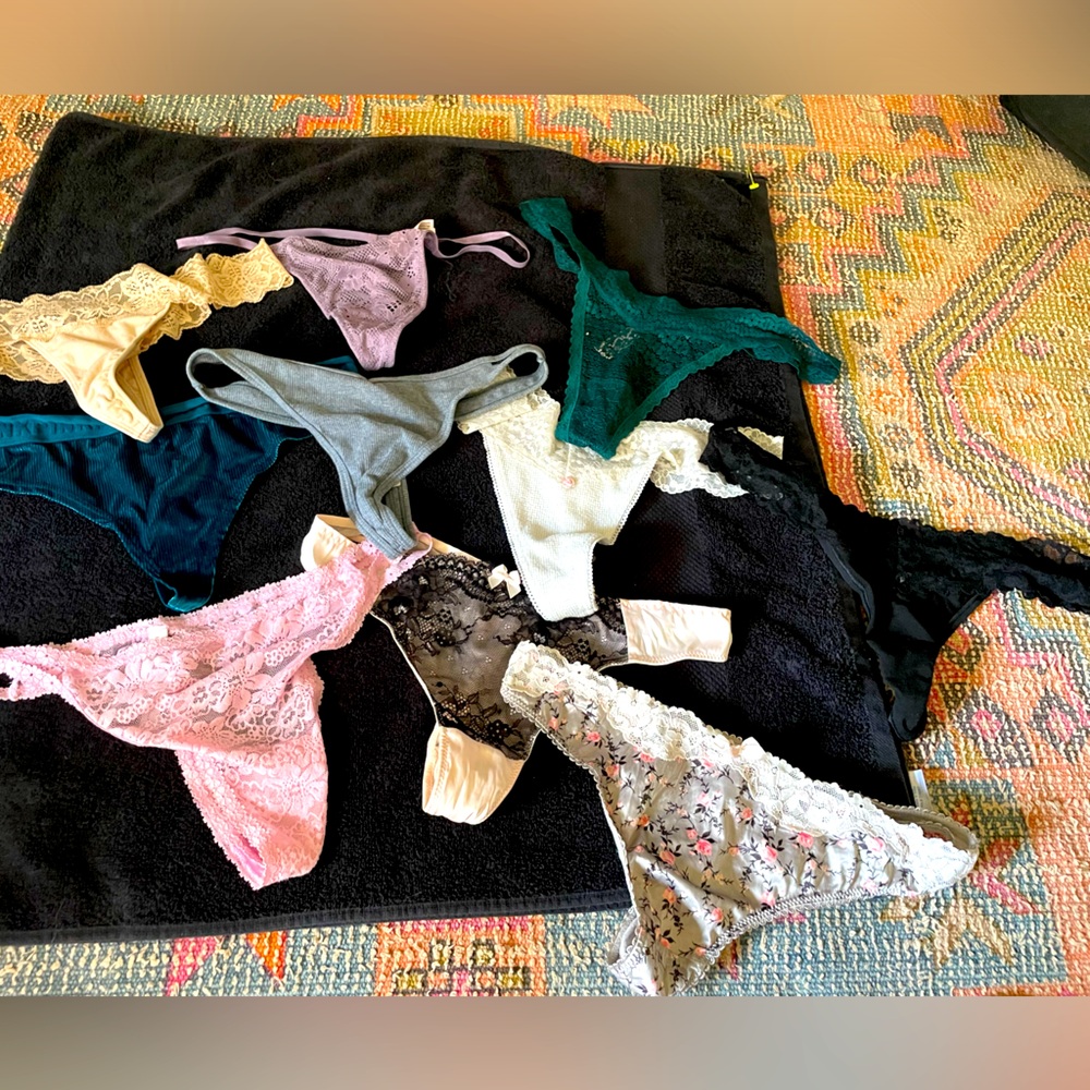 Victoria's Secret thongs l Euc